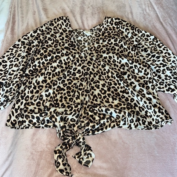 Cheetah Front Tie Top - Picture 2 of 3